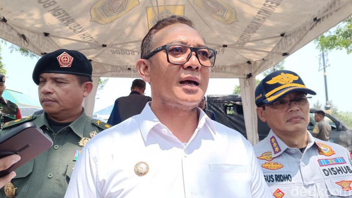 Bupati Bogor Iwan Setiawan