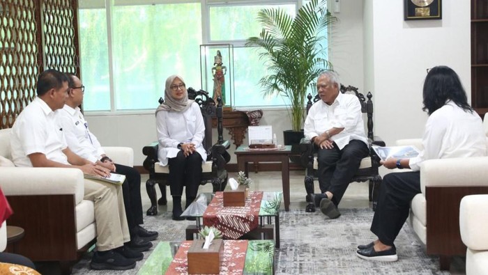 Bupati Ipuk Bahas Revitalisasi Eks Kantor Dagang Inggris dengan KSAD-Menteri PUPR
