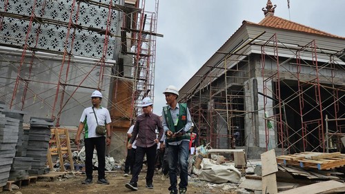 Bupati Suwirta sidak Pasar Tematik Semarapura, Klungkung, Rabu (6/9/2023). (Putu Krista/detikBali)