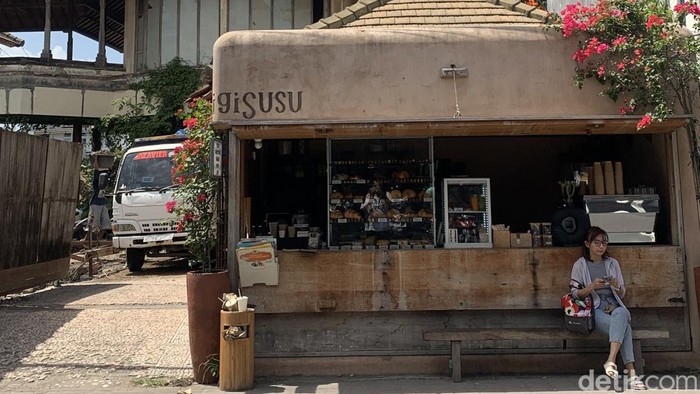 Coffee to go Canggu: Pilihan Menemani Keindahan Pantai Batu Bolong