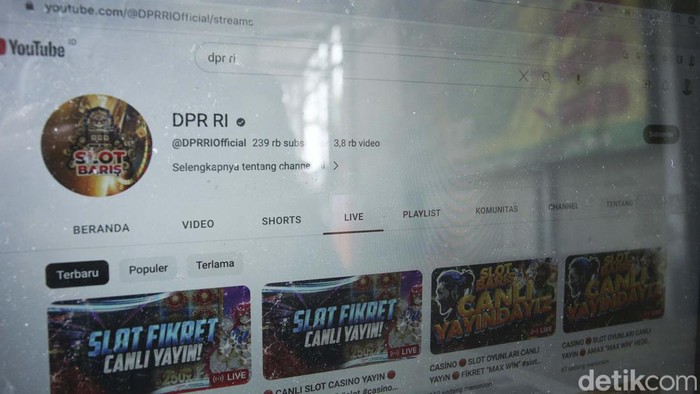 Duh! Akun Youtube DPR RI Dibajak Live Judi Online Akun youtube DPR RI diretas. Akun tersebut jadi akun live judi online.