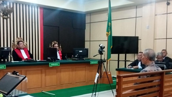 El Halcon dalam sidang perdana korupsi kasus gagal bayar di Bank Jambi