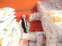 Khofifah Desak Kepala Daerah di Jatim Gelar Operasi Pasar Beras Murah