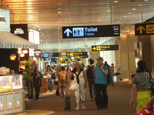 Berlaku 1 Desember, Bayar Parkir di Bandara Ngurah Rai Bali Full Cashless