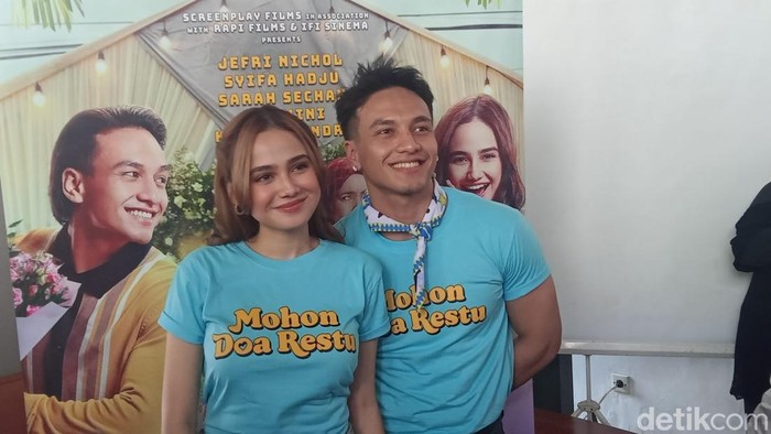 Jefri Nichol dan Syifa Hadju saat ditemui di kawasan Jakarta.