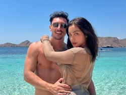 8 Foto Jessica Iskandar Liburan ke Labuan Bajo, Pose Bareng Suami Curi Atensi