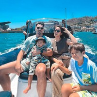 Asik menikmati liburan di tengah kasus penipuan yang menimpanya, tak sedikit netizen yang juga memberikan komentar. Beberapa mengomentari gaya berlibur Jedar. Seperti diketahui, biaya berlibur ke Labuan Bajo tidaklah murah. Sebelumnya karena menjadi korban penipuan Jedar sendiri sempat mengaku sampai tak sanggup membayar cicilan KPR rumahnya. Foto: Instagram/@inijedar