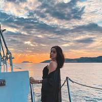 Short trip kali ini aku sekeluarga ke Labuan bajo, kita stay di @scubaspazeindonesia aku, Vincent, EL dan Don menikmati setiap momentnya! Mulai dari luxury Phinisi dengan service dan makanan enak, diving, snorkeling, padding, canoing, Beach dinner, sightseeing, hiking, cruising, spa Treatment oN boat semua kegiatan aman dan menyenangkan. I cannot wait to go Back! tulis Jedar di salah satu keterangan unggahannya. Foto: Instagram/@inijedar