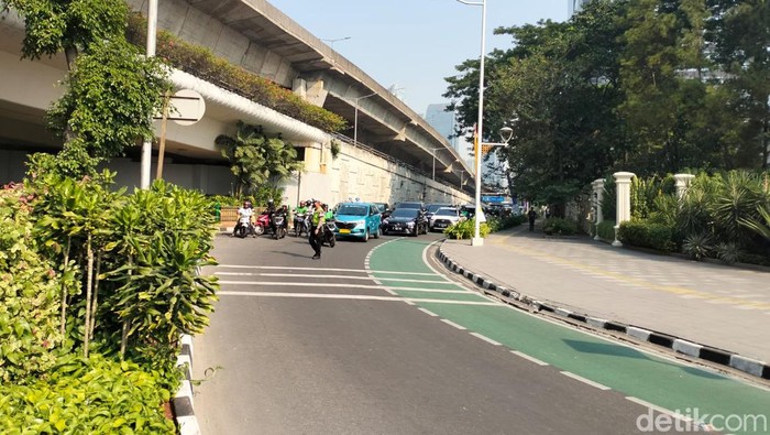 Jl Prof Dr Satrio buka tutup dalam rangka KTT ASEAN (Sheila/detikcom)