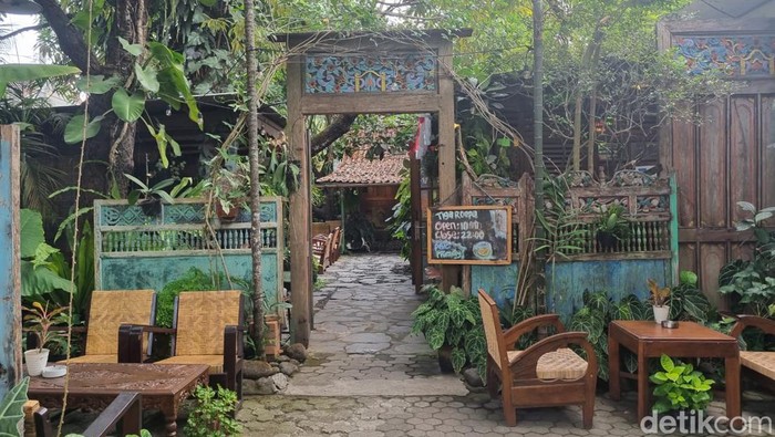Kafe Tiga Roepa di Yogyakarta