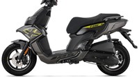 Bukan hanya di bagian depan, desain berani Keeway Fact X juga terlihat di bagian fairing yang penuh patahan tajam. Selain itu, bagian jok, ekor, spakbor hingga ke boks mesin turut dirancang garang. Foto: Keeway.