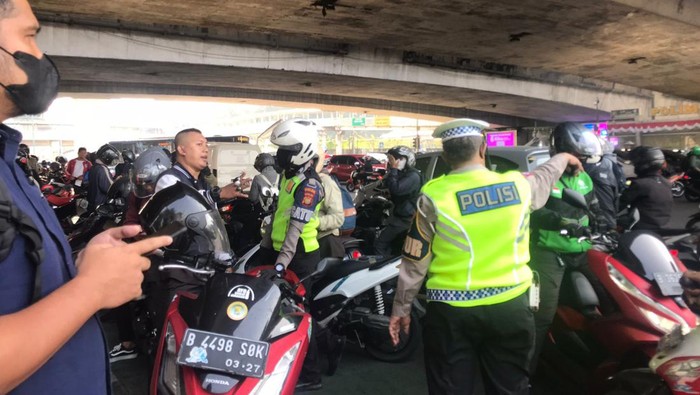 Kemacetan di TL Kuningan, Jaksel