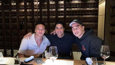 Keseruan Jefri Nichol Saat Makan Bareng Caitlin Halderman hingga Joe Taslim