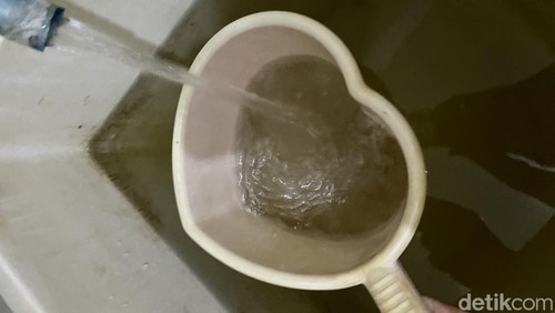Kondisi air PDAM di Lontar LIdah Kulon yang keruh