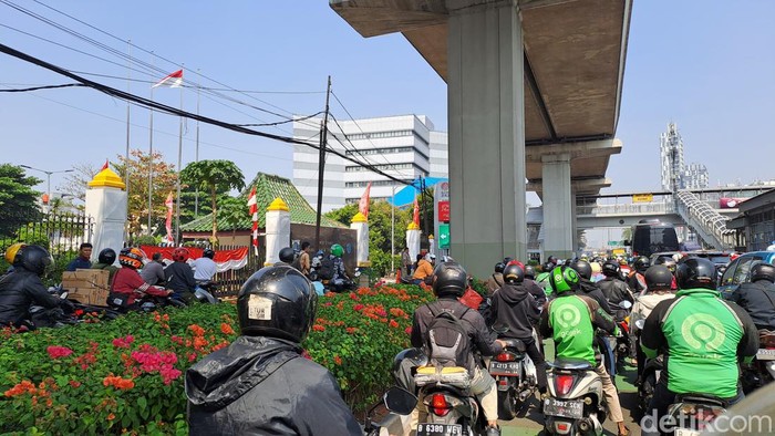 Macet di Jl MT Haryono pada 6 September 2023