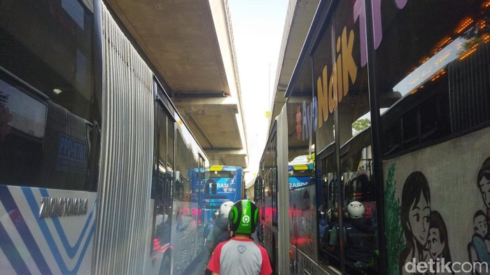 Macet di Pancoran pada 6 September 2023