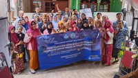 Kegiatan Abdimas tersebut dibagi dalam tiga  tahap. Pertama, peserta Abdimas diberikan informasi terkait prosedur budidaya maggot BSF, pemilihan sampah organik, siklus maggot, perkembangan maggot, budidaya maggot, biopon budidaya maggot dan cara pengemasannya. Kedua, peserta diberi informasi nilai jual dan cara pemasaran maggot, terutama yang menggunakan aplikasi Gopar agar manfaat ekonomis bisa dirasakan warga yang melakukan budidaya maggot.  Adapun ketiga, peserta Abdimas diberikan  pembelajaran sistem aplikasi maggot.  