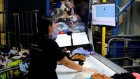 Pusat penyortiran yang dijalankan oleh badan amal penggunaan kembali dan daur ulang garmen Moda Re, berencana untuk melipatgandakan volume yang ditanganinya menjadi 40.000 metrik ton setiap tahun. Moda Re merupakan bagian dari badan amal Spanyol Caritas dan menjalankan jaringan pakaian bekas terbesar di Spanyol.