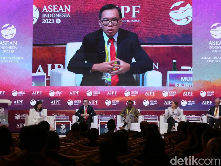 Momen Bos Telkom Beberkan Jurus Atasi Kesenjangan Konektivitas Digital