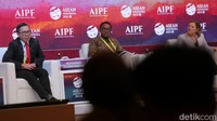 Kedua, menyediakan SDM yang berkompeten. Menurutnya konektivitas tanpa talenta yang baik akan percuma. Ia menilai potensi dari digital ekonomi harus dimanfaatkan. Menurut Fajrin, UMKM perlu memanfaatkan konektivitas dalam kaitannya dengan ekonomi digital.