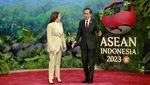 Semringah Jokowi-Kamala Harris di KTT ASEAN