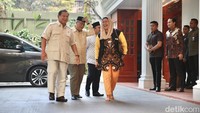 Yenny Wahid dan Prabowo sebelumnya bertemu di Istana Merdeka. Pertemuan itu terjadi pada momen upacara peringatan HUT ke-78 RI, Kamis (17/8/2023).