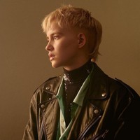 Sebelum tampil di ‘One Piece’ versi live action, aktor 21 tahun ini sudah membintangi cukup banyak film. Salah satunya film horror ‘Evil Dead Rise’. Foto: Dok. Netflix, Instagram/@morganlogoff