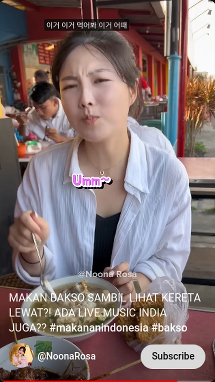 Noona Rosa dan sang suami saat kulineran di Indonesia