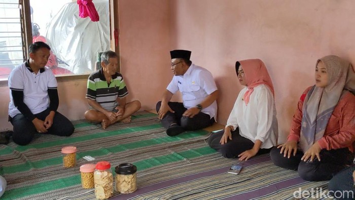 Orang tua TKI yang tewas dalam bentrokan antarkelompok pesilat di Taiwan.