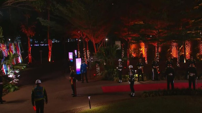 Pasukan penyambut tamu gala dinner KTT ASEAN (dok. YouTube Kominfo)