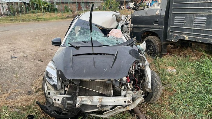 Penampakan Honda Brio kecelakaan tunggal tewaskan sejoli di Makassar. Dokumen Istimewa
