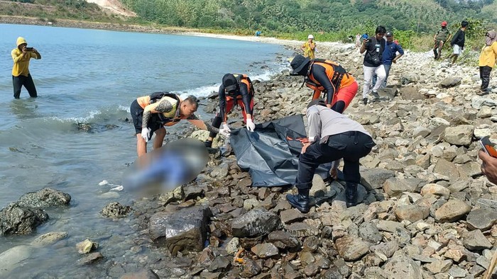 Penemuan mayat tanpa kepala di pantai Lampung Selatan.