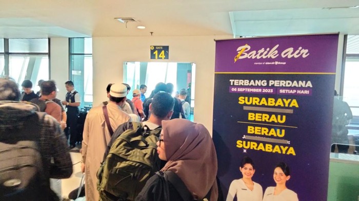 Penerbangan perdana rute baru Surabaya-Berau di Bandara Juanda, Rabu (6/9/2023).