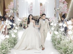 8 Potret Pernikahan Mewah Desy Genoveva eks JKT48, Bak Princess