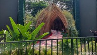 Sepertinya ini akan menjadi pintu masuk dari para delegasi yang mengikuti gala dinner.