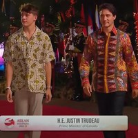 Perdana Menteri Kanada Justin Kanada Justin Trudeau menghadiri Gala Dinner KTT ASEAN Ke-43 yang digelar di Senayan, Jakarta, pada Rabu (6/9/2023). Anaknya, Xavier, pun tak melewatkan momen tersebut. (Foto: Tangkapan layar)