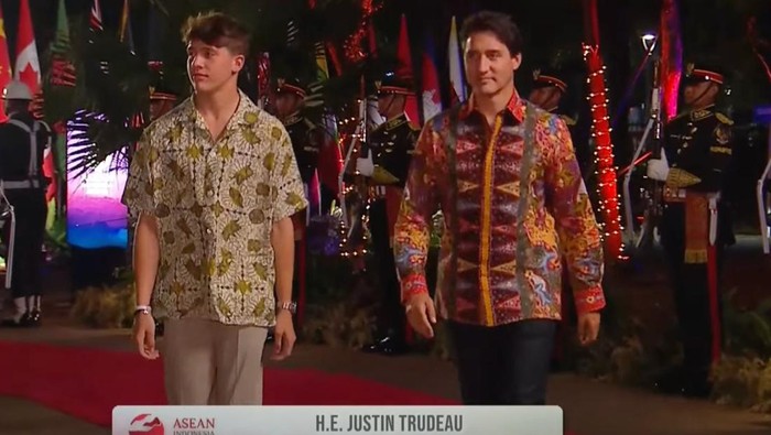 PM Kanada Justin Trudeau didampingi putranya, Xavier Trudeau hadiri Gala Dinnet KTT ke-43 ASEAN.