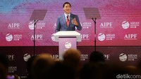 Trudeau menekankan adanya kerja sama swasta dan pemerintah untuk menjamin masa depan masyarakat. Mengingat, segala sesuatu yang dilakukan berpusat pada masyarakat, bukan hanya bagi kesuksesan jangka pendek namun juga bagi kesuksesan jangka panjang negara sahabat dan tetangga.  