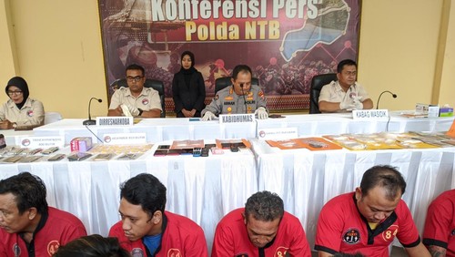 Sebanyak 25 pengedar narkoba ditangkap oleh Polda NTB dan dirilis di Polda NTB pada Rabu (6/9/2023).