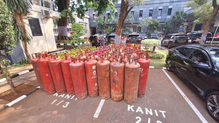 Polisi Tangkap 4 Tersangka Pengoplos Gas Bersubsidi, 1.190 Tabung Gas Disita