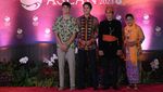 Jokowi dan Iriana Kompak Pakai Baju Betawi di Gala Dinner KTT ASEAN