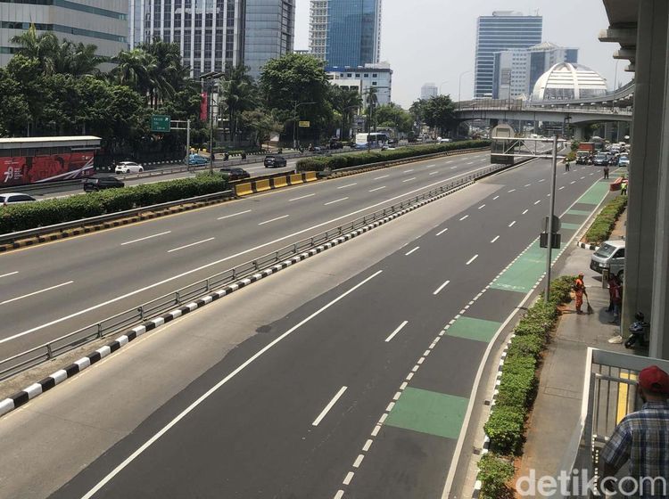 Potret Lalin Saat Sistem Buka Tutup di Pancoran Arah Semanggi
