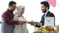 Penyanyi 17 tahun ini punya hubungan baik dengan Rudy Salim. Pengusaha tajir itu ikut membangun perusahaan digital bernama Everything milik Putri Ariani.