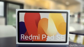 Inilah kotak Redmi Pad SE. Foto: Adi Fida Rahman/detikINET