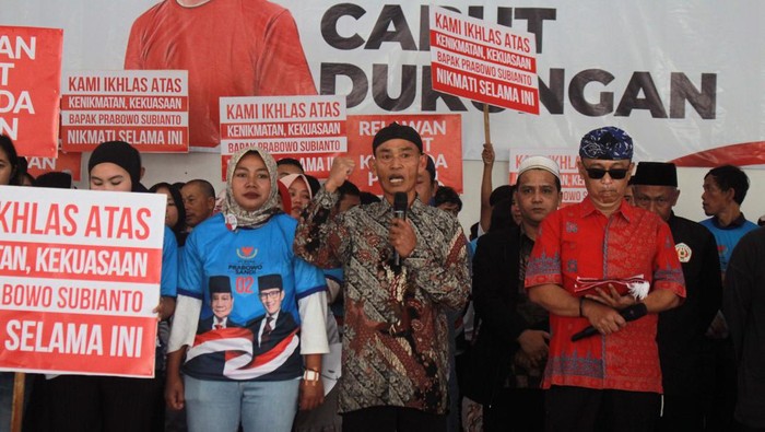 Relawan Prabowo Priangan Timur Cabut Dukungan Relawan Prabowo Wilayah Priangan Timur mencabut dukungan. Mereka mengalihkan dukungan untuk Ganjar Pranowo dalam Pemilu Presiden 2024.