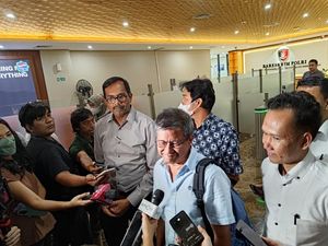 Kasus Rocky Gerung Naik Penyidikan, Pasal Sangkaan Sebar Hoax Picu Onar