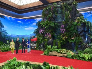 Makna Background Air Terjun Saat Jokowi Sambut Kepala Negara di KTT ASEAN