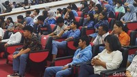 Momen para warga sekolah SMM menikmati penampilan Putri Ariani di Semifinal AGT 2023. Foto: (Nimas Ayu Rosari/detikcom)