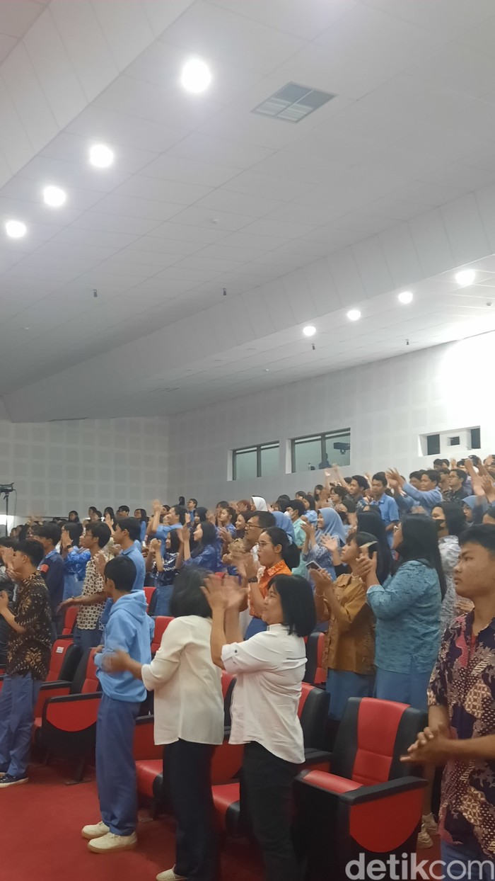 SMM/SMK 2 Kasihan Yogya nobar Putri Ariani di AGT 2023 SMM/SMK 2 Kasihan Yogya nobar Putri Ariani di AGT 2023