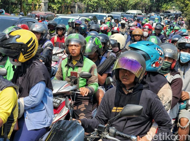 Terdampak Pengalihan Arus KTT ASEAN, Simprug hingga Patal Senayan Ruwet